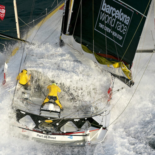 Bernard Stamm(SUI) & Jean Le Cam (FRA) au large de Ouessant à bord de l'IMOCA 60' "CHEMINEES POUJOULAT"