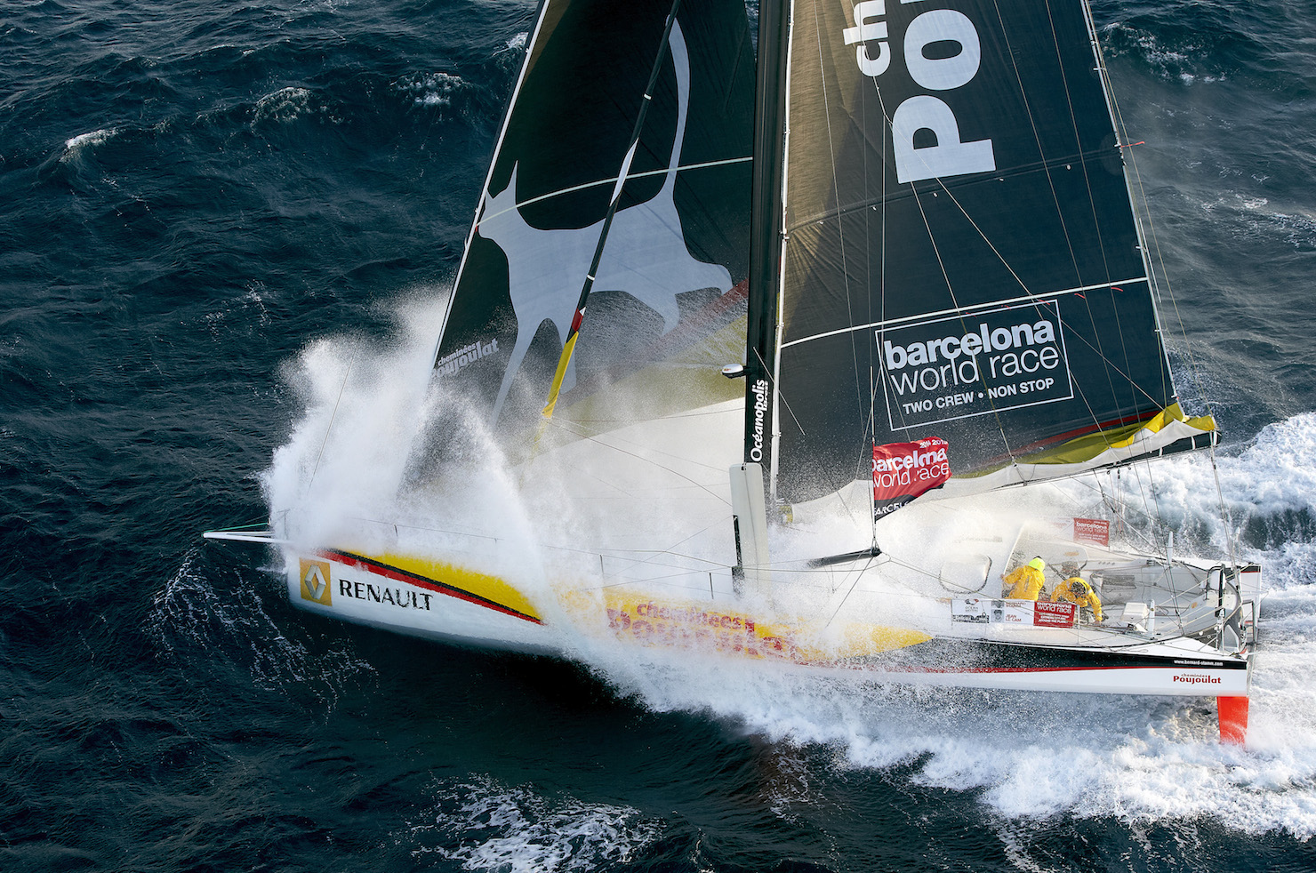 Bernard Stamm(SUI) & Jean Le Cam (FRA) au large de Ouessant à bord de l'IMOCA 60' "CHEMINEES POUJOULAT"